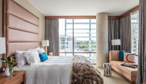 Corner King Room