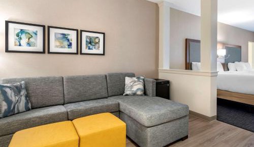 Queen Suite with Two Queen Beds - Accessible/Non-Smoking