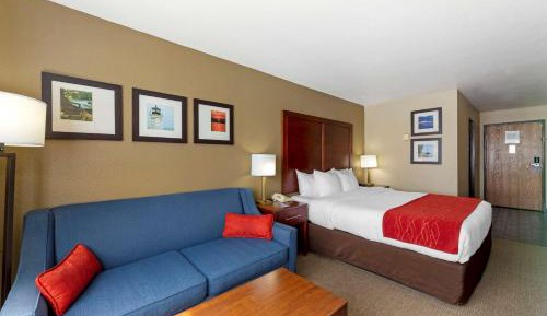King Room with Sofa Bed and River View - Non-Smoking