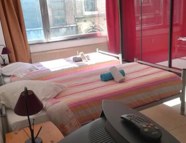 Studio (2 Adults)