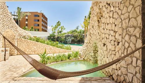 Swim-up Garden
