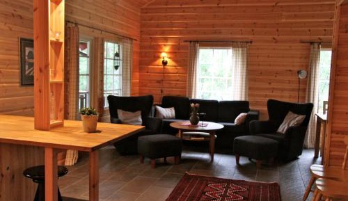 Three-Bedroom Cottage (8 Adults)