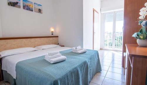 Double Room with Balcony and Sea View