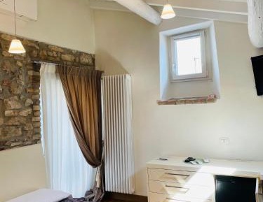Double Room Attic - Split Level 