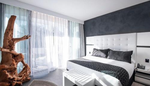 Special Offer - Suite with Jacuzzi® Private Garden and Massage