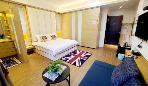 Deluxe Queen Room