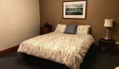 Budget Queen Room