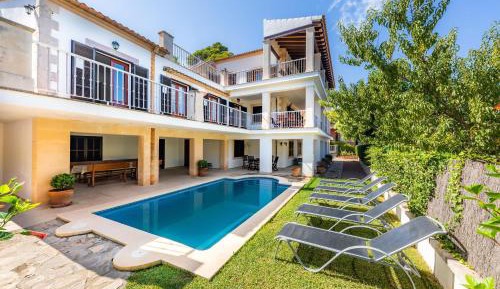 Six-Bedroom House