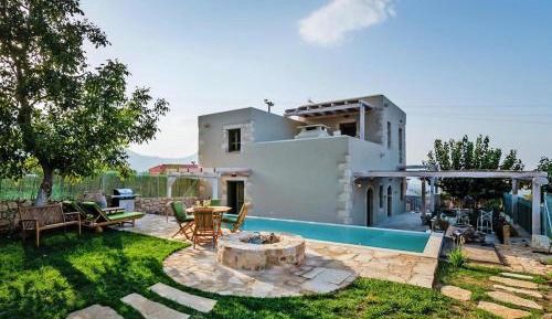 Three-Bedroom Holiday Home 
