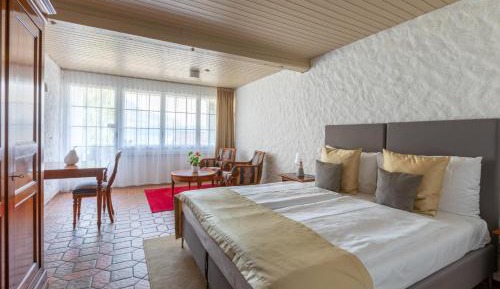 Classic Room with Lake View