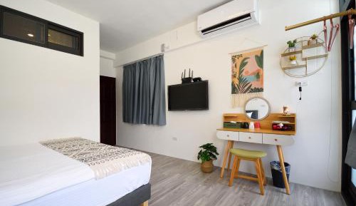 Standard Queen Room