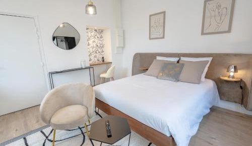 Apartment with Shower