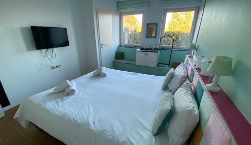 Deluxe Double Room with Shower