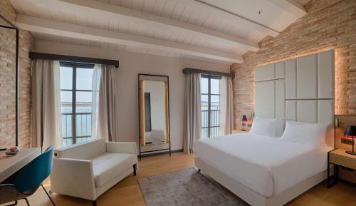 Junior Suite Laguna View