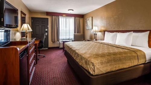 King Room with Walk In Shower - Non-Smoking