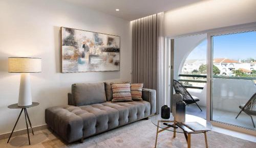 Superior One-Bedroom Apartment with Balcony