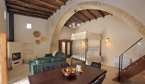 Suite with Hot Tub