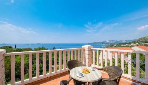 Deluxe One Bedroom Apartment with Terrace and Sea View
