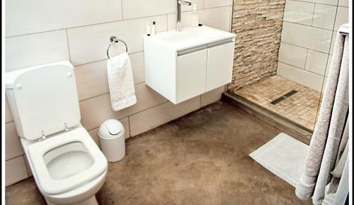 Twin Room with Bathroom