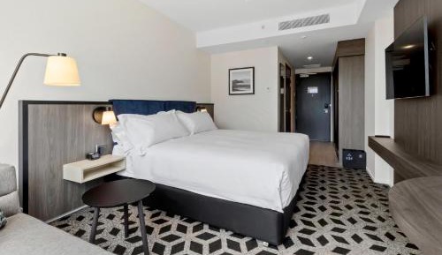 King Room with Mountain View