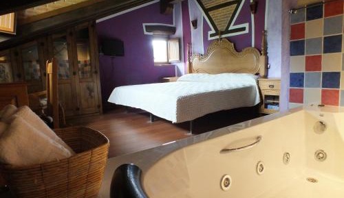 Queen Room with Spa Bath