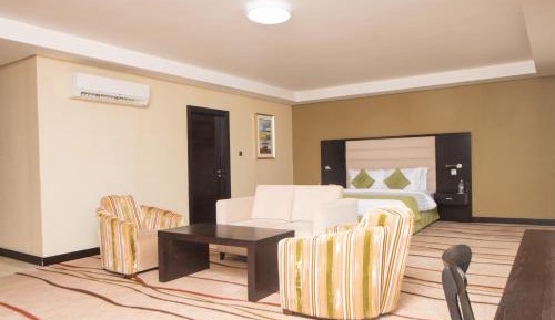 Deluxe Suite