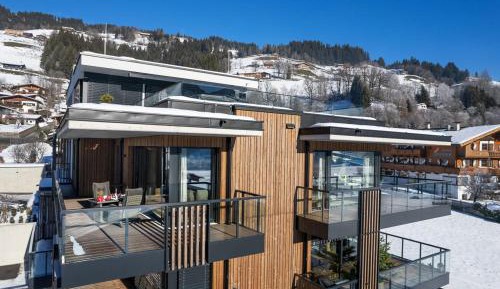 Apartment with Mountain View