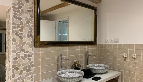 Deluxe Double Room with Shower