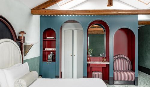 Junior Suite with Canal View