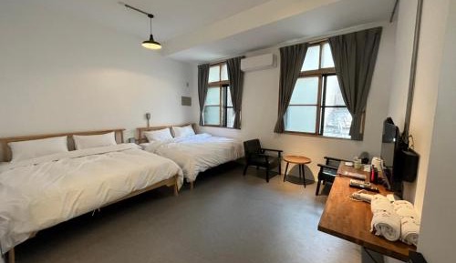 Quadruple Room with Private Bathroom