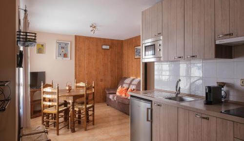 Apartment with Mountain View