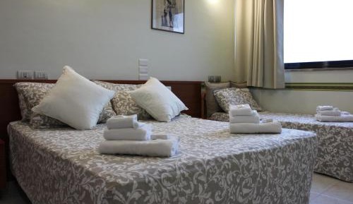 Standard Queen Room
