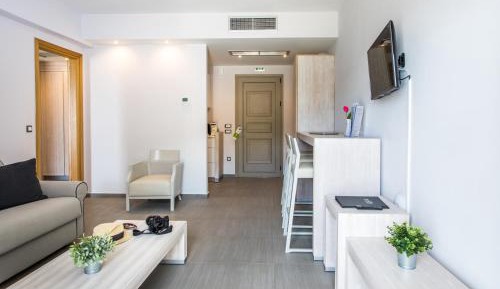 Deluxe Suite with Sea View