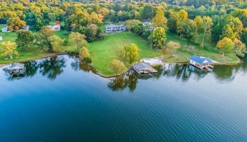 Five Bedroom Holiday Home