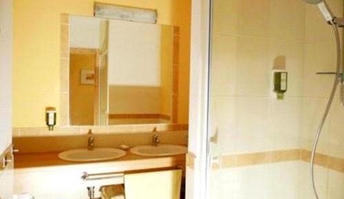 Three-Bedroom Apartment with Balcony