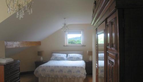 Twin Room with Shared Bathroom