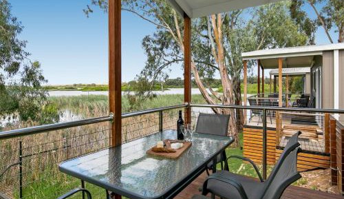 Lagoon Villa - Sleeps 5