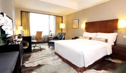 Deluxe Queen Room