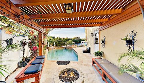 Four bedroom holiday home 