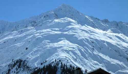 One-Bedroom Apartment with Balcony