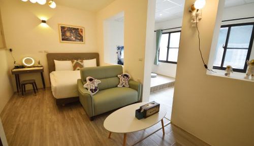 Deluxe Queen Room