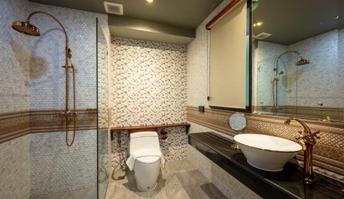 Deluxe King Studio