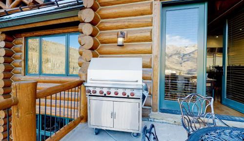 Four bedroom holiday home 