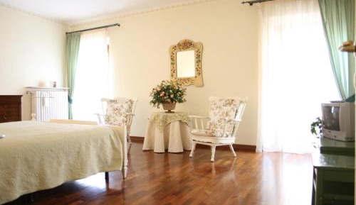 Two Connecting Double Rooms