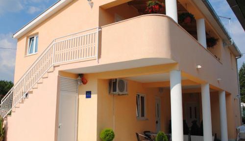 One-Bedroom Apartment (2 Adults)
