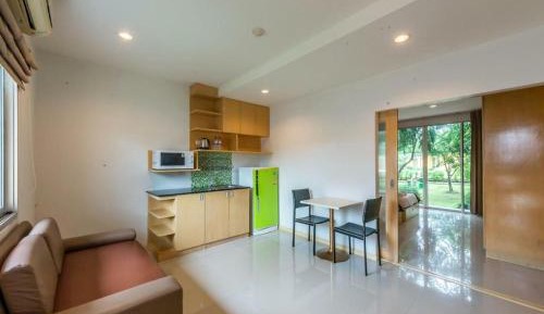Studio with Garden View