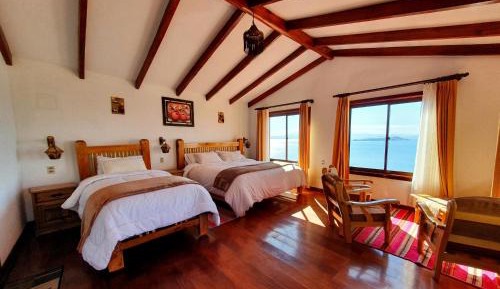 Family Room with Lake View