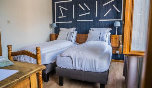 Twin Room with Shower