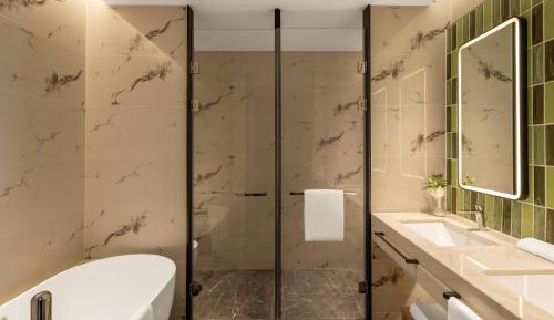 One-Bedroom King Suite