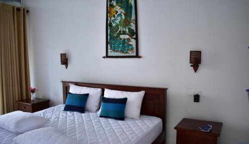 Deluxe Double Room (2 Adults + 1 Child)